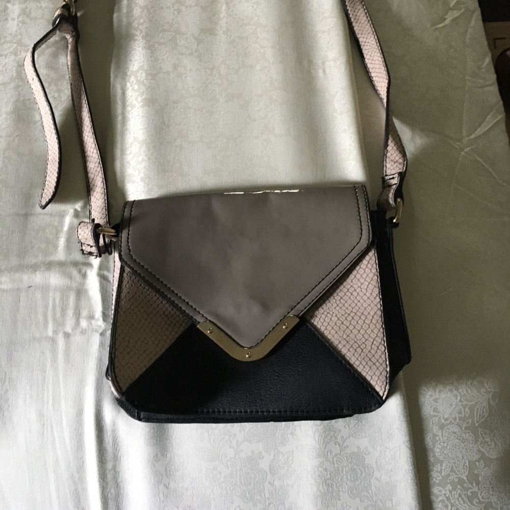 BLACK RAMPAGE CROSSBODY